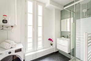Apartment, City View | Bathroom