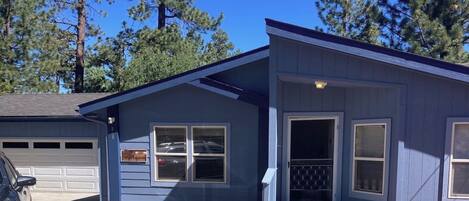 Mặt tiền nơi lưu trú