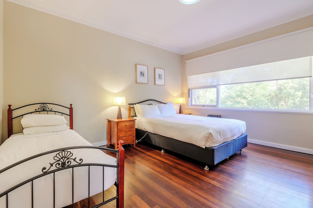 Two-Bedroom House, Sleeps 5 Bedroom, 1 Bunk Bed, 1 Single Bed, Double Bed