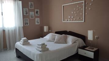 2 chambres, fer et planche à repasser, draps fournis