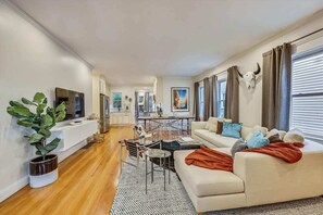 TV, offices - 15BR Boston Entire Building | 3 Living Spaces (Boston)