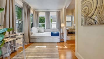 15 bedrooms, desk, iron/ironing board, WiFi (free)