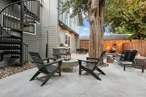 Unclassified image, 3 of 30, button