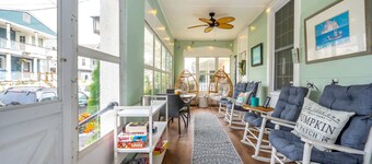 Large Newly Renovated Top Floor Beach Apt 20