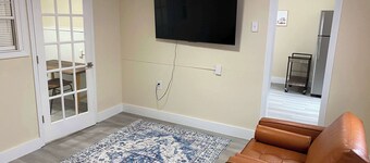 Large Newly Renovated Top Floor Beach Apt 20