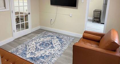 Large Newly Renovated Top Floor Beach Apt 20