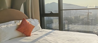 Interact China Fine Condo - Novotown
