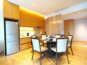 Family Room, Hill View - Interact China Fine Condo - Novotown (Zhuhai)