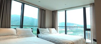 Interact China Fine Condo - Novotown