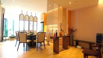 Family Room, Hill View | Premium bedding, down comforters, memory foam beds, minibar