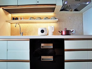 Camera Comfort con 2 letti singoli, vista montagna | Cucina privata | Frigorifero, macchina per caffè espresso, bollitore elettrico