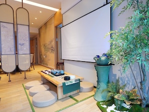 Chambre familiale, vue sur la colline | Literie de qualité, couette en duvet