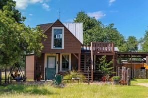 Exterior - Dream Catcher, Hot tub, Fire pit, Pet stay Free! (Fredericksburg)