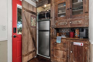 Fridge, microwave, coffee/tea maker, toaster