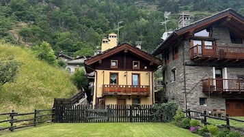 Esterni
