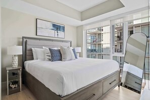 2 多间卧室、熨斗/熨衣板、WiFi、床单