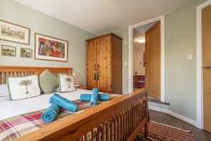 3 bedrooms, WiFi, bed sheets