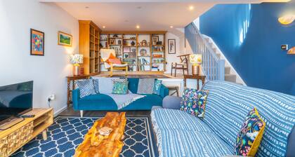 Linstead House - Modern Townhouse with views