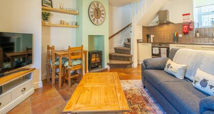 Bell Cottage - Short stroll to Cockermouth Town Centre