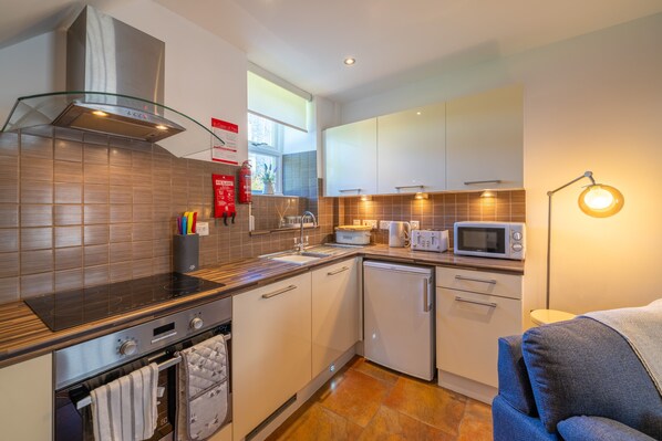 Microwave, oven