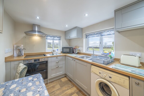 Mikrowelle, Ofen, Hochstuhl