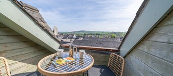 Bowling Fell Cottage -  Kendal Townhouse with Views