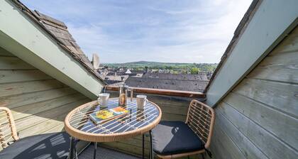 Bowling Fell Cottage - Kendal Townhouse with Views
