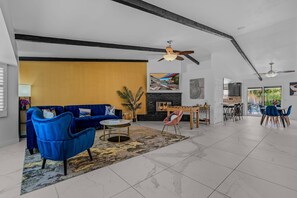 Televisión, chimenea