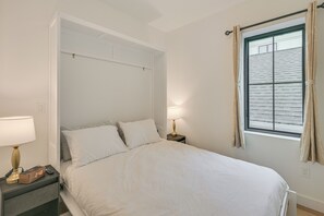 2 chambres, bureau, fer et planche à repasser, accès Internet