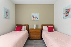 3 bedrooms, desk, iron/ironing board, travel crib