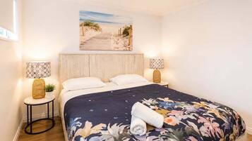 3 bedrooms, bed sheets