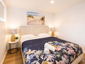 3 bedrooms, bed sheets