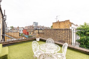 Outdoor dining - North End Hideaway (London)