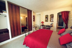 6 bedrooms, iron/ironing board, WiFi, bed sheets - Villa Belle Évasion (trans en provence)