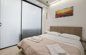 1 bedroom, travel crib, free WiFi