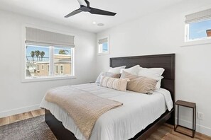 3 bedrooms, iron/ironing board, travel crib, free WiFi