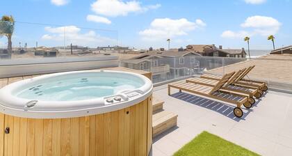 3BR Newport Luxury, Rooftop Deck, HotTub & Parking