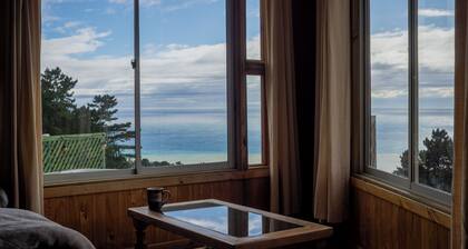 Ocaso Cabin with beautiful ocean view