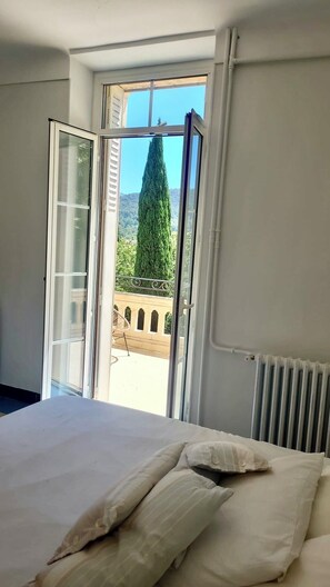 5 Schlafzimmer, Bügeleisen/Bügelbrett, WLAN, Bettwäsche