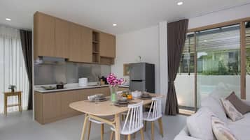 Design Villa, 2 Bedrooms, Pool View | Living area