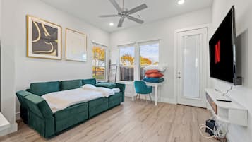 1 habitación, escritorio, tabla de planchar con plancha y wifi gratis