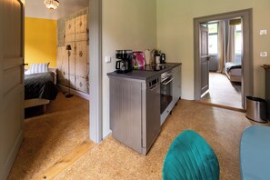 2 bedrooms, WiFi, bed sheets - Spend the night in a monument in the middle of Halberstadt's old town (Halberstadt)