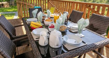 Maple Safari Tent, the perfect family and dog friendly glamping site, Devon