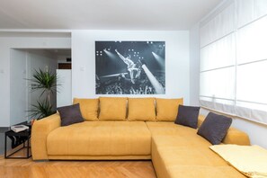 Living area - Black Queen (Pula)