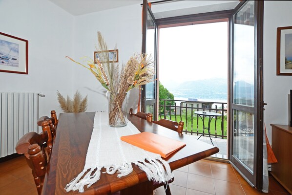 Family House, 2 Bedrooms, 2 Bathrooms, Mountainside (Casa Lina) | Dining room