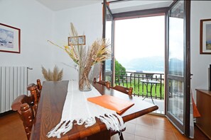 Family House, Multiple Bedrooms, 2 Bathrooms, Mountainside (Casa Lina) | Dining - Casa Lina (Colico)
