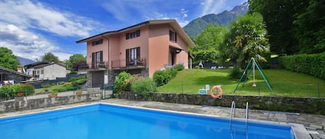 季節性室外游泳池