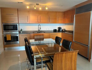 Private kitchen - Icon Brickell - 47th Floor - Bay Views - Spa Acess (Miami)