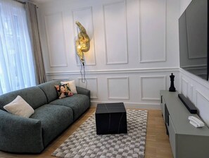Télévision, cheminée