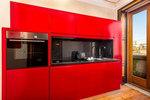 Superior-Apartment, 2 Schlafzimmer | Eigene Küche | Kühlschrank, Mikrowelle, Ofen, Wasserkocher mit Kaffee-/Teezubehör